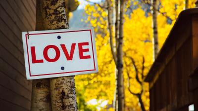 Love inscription signboard 4k wallpaper