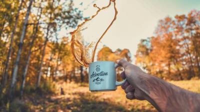 Mug splash hand 4k wallpaper