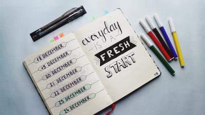 Notebook inscription markers 4k wallpaper