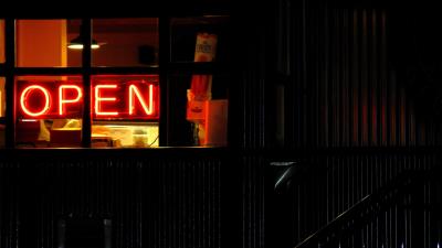 Open neon signature 4k wallpaper