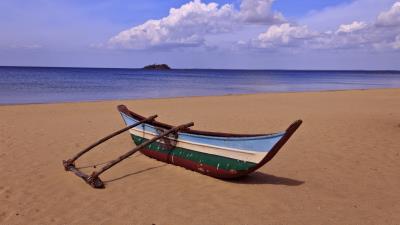 Tropics sand beach boat 4k wallpaper