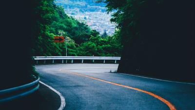 Turn road mountains trees marking 4k wallpaper