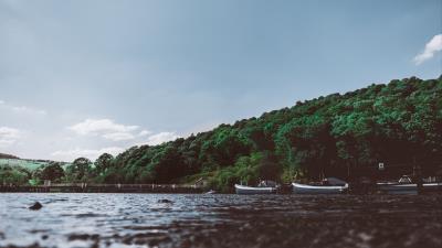 Ullswater penrith boats trees shore 4k wallpaper