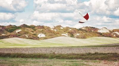Umbrella hills grass 4k wallpaper