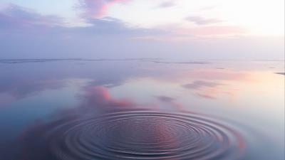 Water surface waves 4k wallpaper