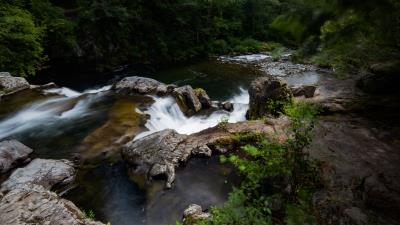 Waterfall water rocks gg 4k wallpaper