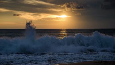 Wave sea splash 4k wallpaper