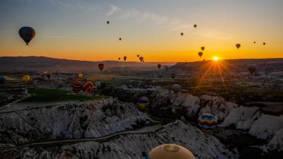 Air balloons mountains sunrise 4k wallpaper