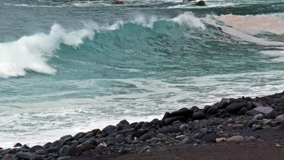 Atlantic ocean rocks beach waves 4k wallpaper
