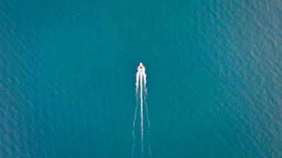 Boat aerial view water 4k wallpaper