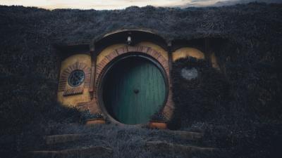 Building door hobbiton movie set 4k wallpaper