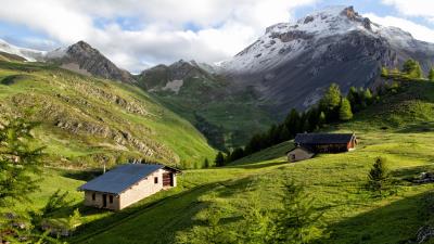 Building slope mountains 4k wallpaper