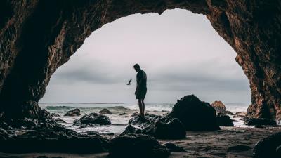 Cliff loneliness ocean 4k wallpaper