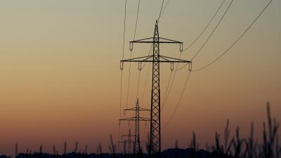 Constructions wires grass 4k wallpaper