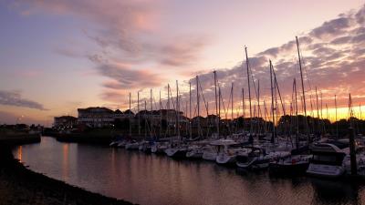 Evening boats harbor mooring twilight ripple 4k wallpaper