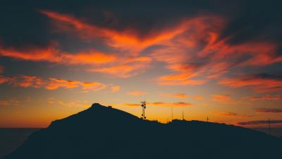 Evening hill radio tower 4k wallpaper