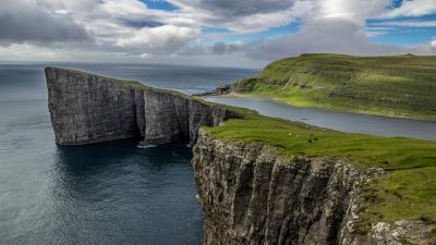 Faroe Islands Lake Above An Ocean Wallpaper 4k wallpaper