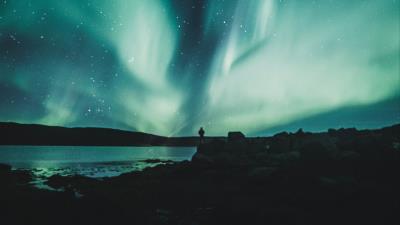 Glow starry sky silhouette 4k wallpaper