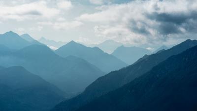 Hills fog sky 4k wallpaper