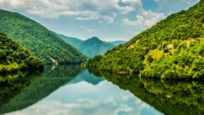 Hills forest water 4k wallpaper