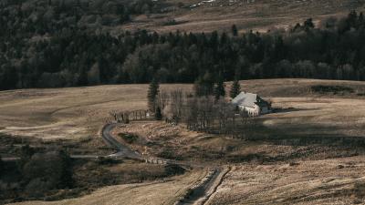 Hills houses trees 4k wallpaper