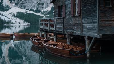 House lake boats 4k wallpaper