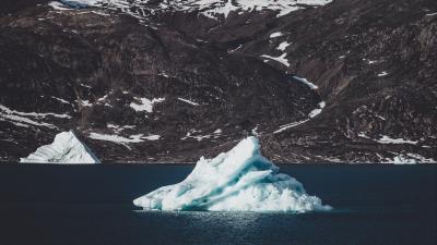 Iceberg floe lake 4k wallpaper