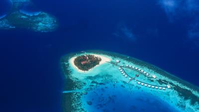 Island ocean top view image 4k wallpaper