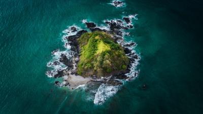 Island ocean waves 4k wallpaper