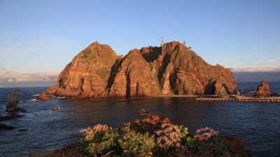 Island rocks dokdo korea south gyeongsang province 4k wallpaper