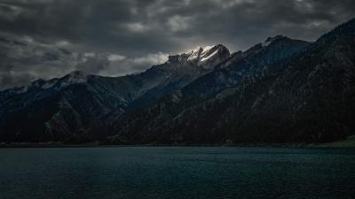 Lake mountains clouds 4k wallpaper