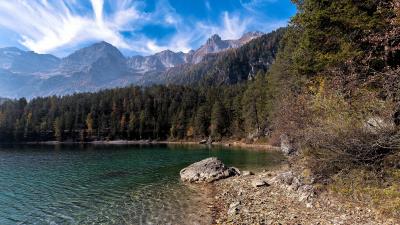 Lake shore stones 4k wallpaper