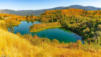 Lake valley hills 4k wallpaper