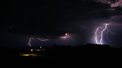 Lightning glow dark 4k wallpaper