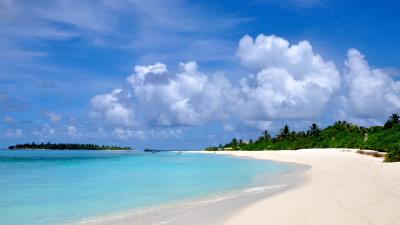 Maldives beach sand summer 4k wallpaper