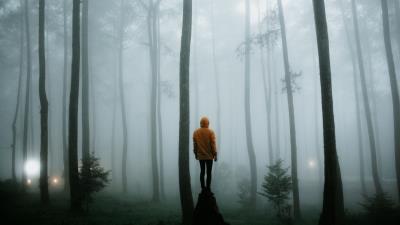 Man fog loneliness 4k wallpaper