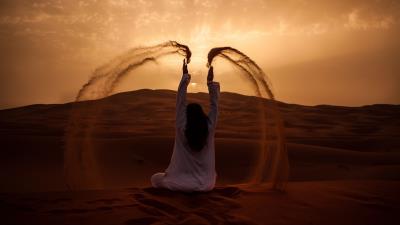 Man solitude desert 4k wallpaper