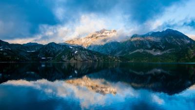 Mountains fog lake sky 4k wallpaper