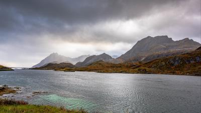Mountains rocks lake pt 4k wallpaper