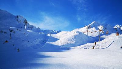 Mountains ski track slope 4k wallpaper