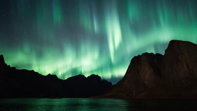 Northern lights aurora mountains 4k wallpaper