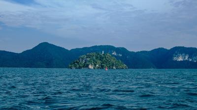 Ocean island rocks 4k wallpaper