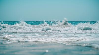 Ocean splash spray 4k wallpaper