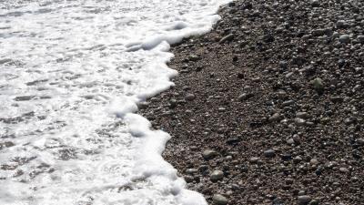 Pebble stones sea waves whisper foa 4k wallpaper
