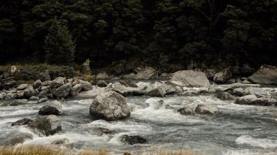 River current stones 4k wallpaper