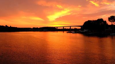 River sunset ripple 4k wallpaper