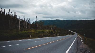 Road marking distance h 4k wallpaper