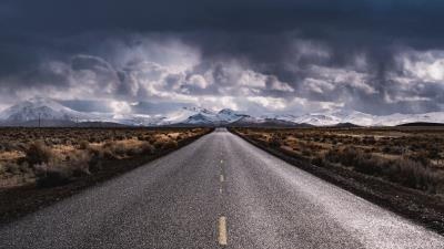 Road marking distance 4k wallpaper