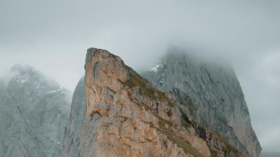 Rock cliff fog image 4k wallpaper