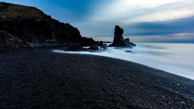 Rocks coast pebbles 4k wallpaper